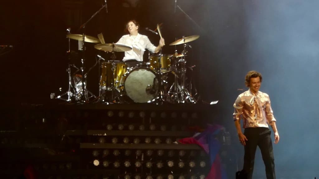 The Piano is Playing Again: Harry Styles Breaks Silence with Emotional "Forever, Forever" Release